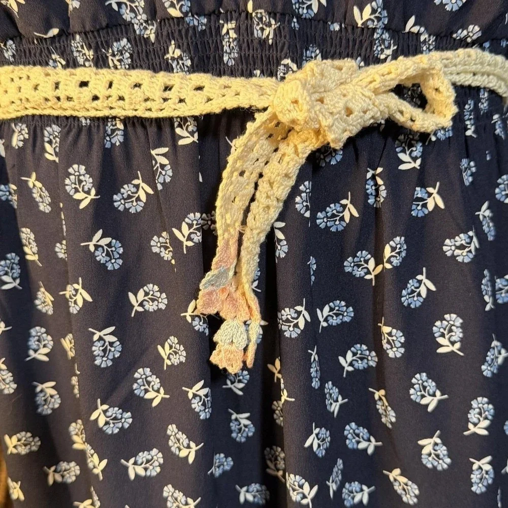 Vintage Cottagecore Apron Set Crochet Lace Embroidered Rose Sheer Hostess